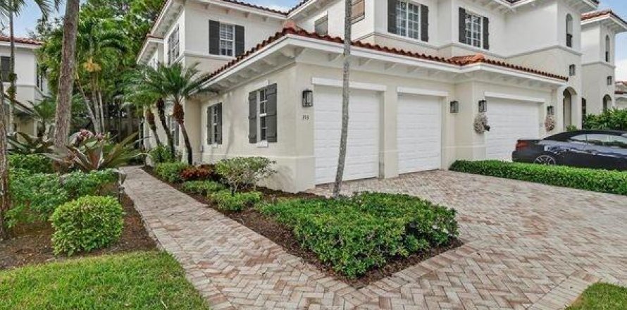 Townhouse in Palm Beach Gardens, Florida 2 bedrooms, 222.59 sq.m. № 2083257