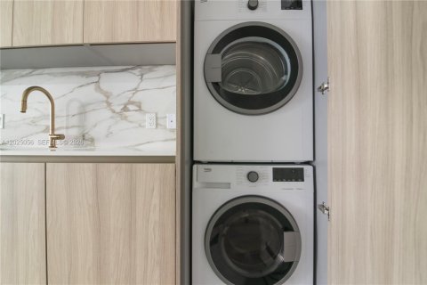 Copropriété à louer à Miami, Floride: 1 chambre, 80.08 m2 № 2171419 - photo 14