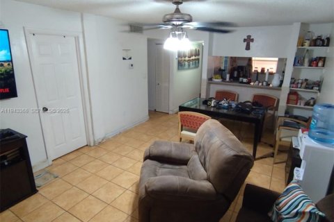 Copropriété à vendre à Miami, Floride: 2 chambres, 74.32 m2 № 1999599 - photo 3