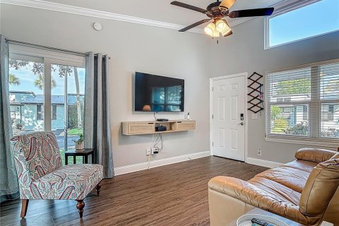 Condo in New Smyrna Beach, Florida, 2 bedrooms  № 1903965 - photo 15