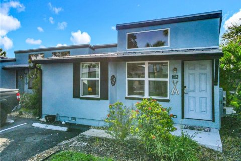 Condo in New Smyrna Beach, Florida, 2 bedrooms  № 1903965 - photo 2