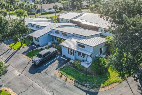 Condo in New Smyrna Beach, Florida, 2 bedrooms  № 1903965 - photo 7