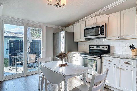 Condo in New Smyrna Beach, Florida, 2 bedrooms  № 1903965 - photo 20