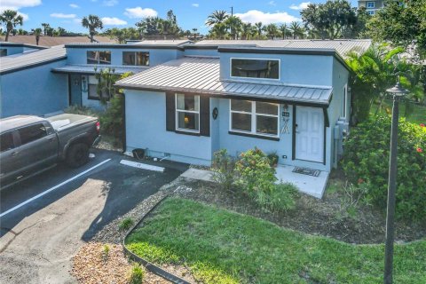 Condo in New Smyrna Beach, Florida, 2 bedrooms  № 1903965 - photo 8