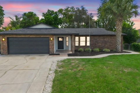Купить виллу или дом в Делтона, Флорида 8 комнат, 143.63м2, № 1913280 - фото 1