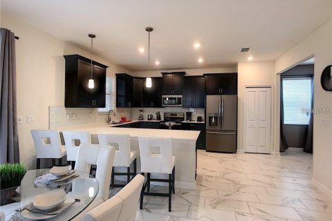 Casa en venta en Davenport, Florida, 6 dormitorios, 310.2 m2 № 1572756 - foto 30