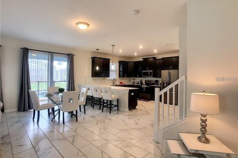 Casa en venta en Davenport, Florida, 6 dormitorios, 310.2 m2 № 1572756 - foto 6