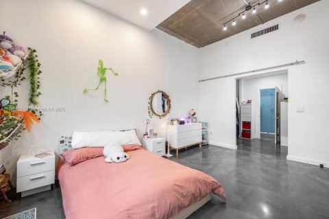 Condo in Miami, Florida, 2 bedrooms  № 1953441 - photo 21