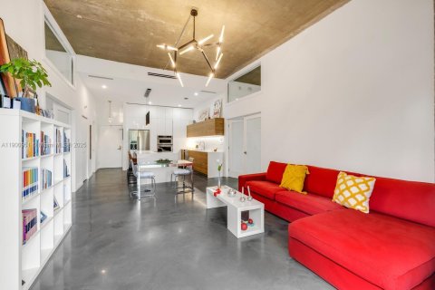 Condo in Miami, Florida, 2 bedrooms  № 1953441 - photo 8