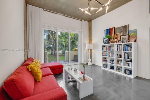 Condo in Miami, Florida, 2 bedrooms  № 1953441 - photo 12