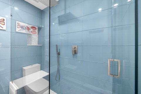 Condo in Miami, Florida, 2 bedrooms  № 1953441 - photo 23