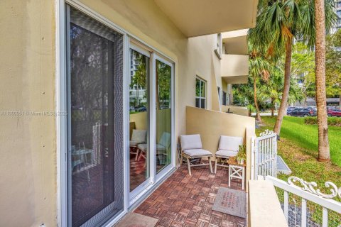 Condo in Miami, Florida, 2 bedrooms  № 1953441 - photo 27