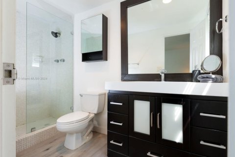 Condo in Hollywood, Florida, 2 bedrooms  № 2013771 - photo 14