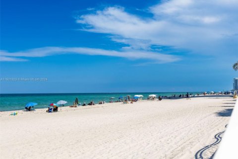 Condo in Hollywood, Florida, 2 bedrooms  № 2013771