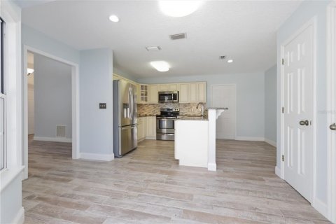 Dúplex en venta en DeLand, Florida, 3 dormitorios, 182 m2 № 2383584 - foto 13