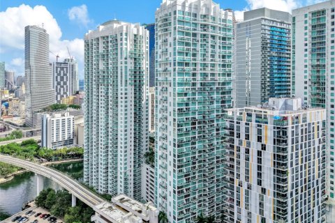 Condominio en alquiler en Miami, Florida, 1 dormitorio, 72 m2 № 2002885 - foto 10