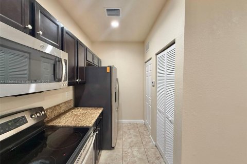 Commercial property in Miami, Florida 281.59 sq.m. № 1930376 - photo 8
