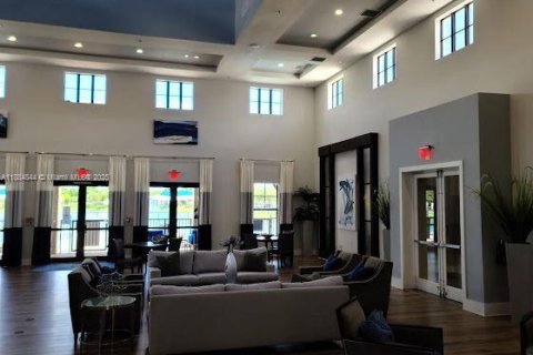 Commercial property in Miami, Florida 281.59 sq.m. № 1930376 - photo 14