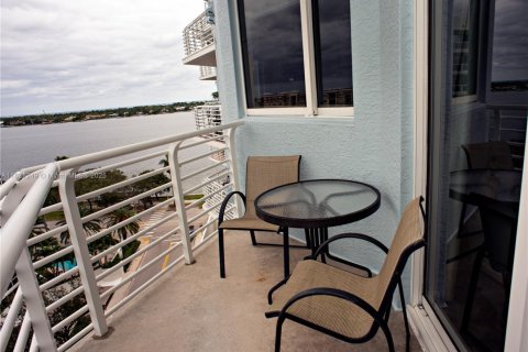 Condo in West Palm Beach, Florida, 1 bedroom  № 1781571 - photo 9