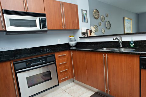 Condo in West Palm Beach, Florida, 1 bedroom  № 1781571 - photo 3
