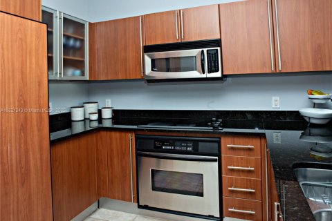 Condo in West Palm Beach, Florida, 1 bedroom  № 1781571 - photo 2