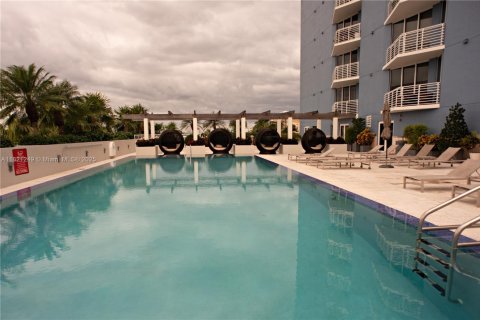 Condo in West Palm Beach, Florida, 1 bedroom  № 1781571 - photo 19