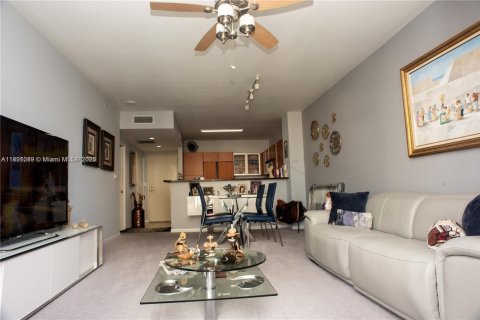 Condo in West Palm Beach, Florida, 1 bedroom  № 1781571 - photo 7
