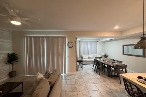 Condominio en alquiler en Kissimmee, Florida, 2 dormitorios, 111.11 m2 № 1910512 - foto 7