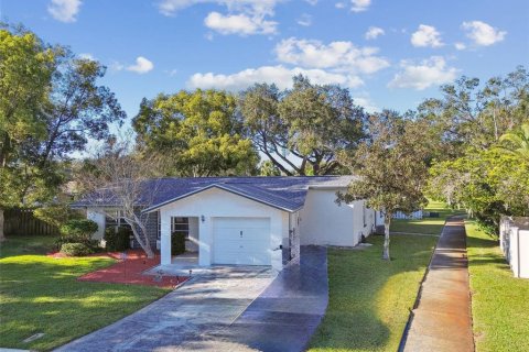 House in Palm Harbor, Florida 3 bedrooms, 182.09 sq.m. № 1559216 - photo 3