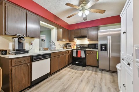 House in Palm Harbor, Florida 3 bedrooms, 182.09 sq.m. № 1559216 - photo 19