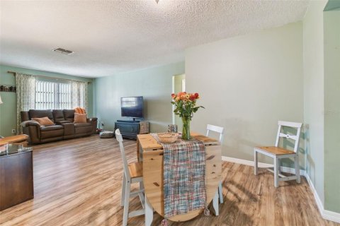 House in Palm Harbor, Florida 3 bedrooms, 182.09 sq.m. № 1559216 - photo 13