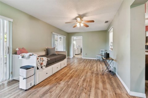House in Palm Harbor, Florida 3 bedrooms, 182.09 sq.m. № 1559216 - photo 15