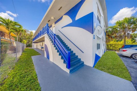 Propiedad comercial en venta en Fort Lauderdale, Florida, 451.04 m2 № 2152909 - foto 4