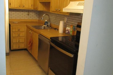 Copropriété à louer à Tamarac, Floride: 2 chambres, 96.62 m2 № 2182898 - photo 4