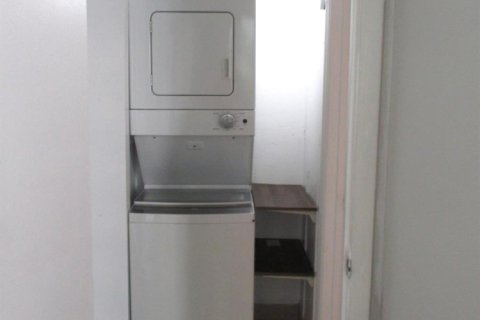 Copropriété à louer à Tamarac, Floride: 2 chambres, 96.62 m2 № 2182898 - photo 11