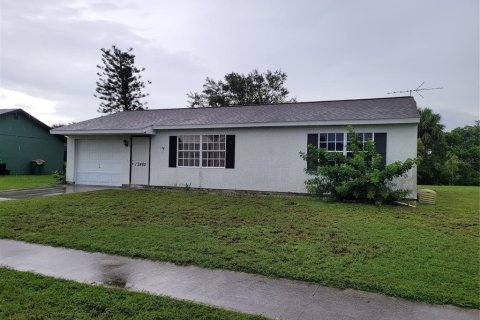 Villa ou maison à vendre à Port Charlotte, Floride: 2 chambres, 89.37 m2 № 1903556 - photo 1