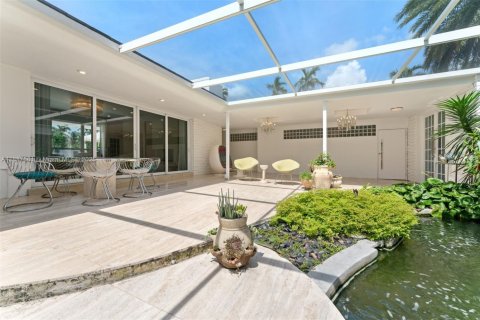 Casa en alquiler en Miami, Florida, 5 dormitorios, 307.69 m2 № 1941712 - foto 6