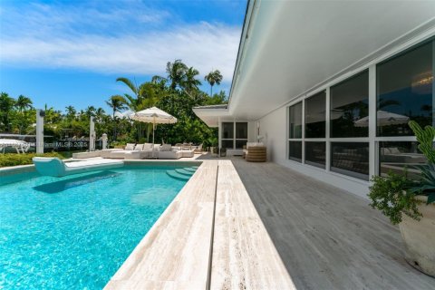 Casa en alquiler en Miami, Florida, 5 dormitorios, 307.69 m2 № 1941712 - foto 27