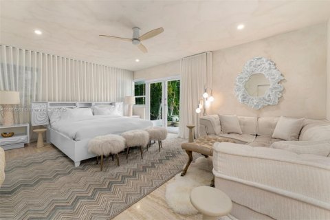 Casa en alquiler en Miami, Florida, 5 dormitorios, 307.69 m2 № 1941712 - foto 20