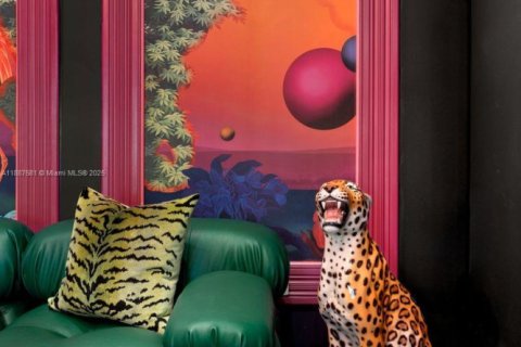 Casa en alquiler en Miami, Florida, 5 dormitorios, 307.69 m2 № 1941712 - foto 18