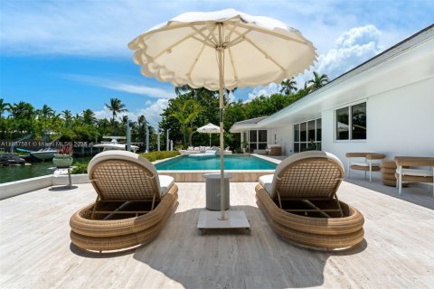 Casa en alquiler en Miami, Florida, 5 dormitorios, 307.69 m2 № 1941712 - foto 30