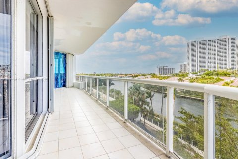 Copropriété à vendre à Aventura, Floride: 2 chambres, 208.1 m2 № 1397789 - photo 22