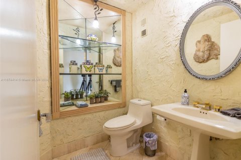 Copropriété à vendre à Aventura, Floride: 2 chambres, 208.1 m2 № 1397789 - photo 12