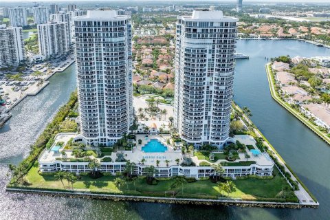 Copropriété à vendre à Aventura, Floride: 2 chambres, 208.1 m2 № 1397789 - photo 1