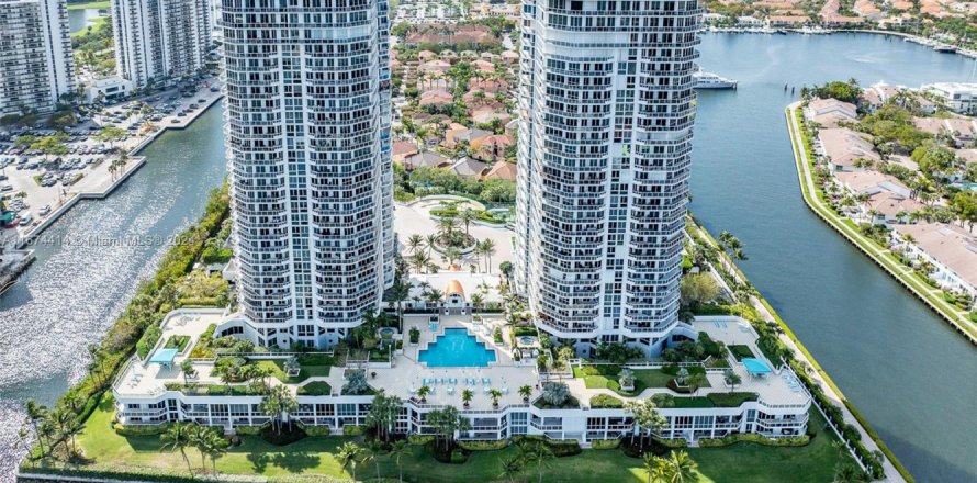 Condo à Aventura, Floride, 2 chambres № 1397789