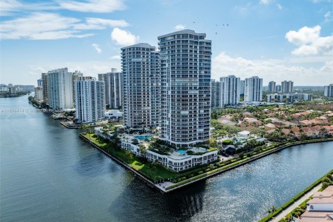 Copropriété à vendre à Aventura, Floride: 2 chambres, 208.1 m2 № 1397789 - photo 2