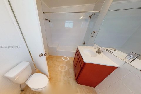 Commercial property in Miami, Florida 337.24 sq.m. № 2090261 - photo 19