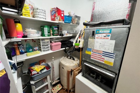 Condo in Sunrise, Florida, 1 bedroom  № 2021710 - photo 11