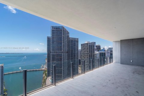 Condo in Miami, Florida, 3 bedrooms  № 1938225 - photo 2