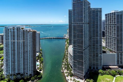 Condo in Miami, Florida, 3 bedrooms  № 1938225 - photo 4